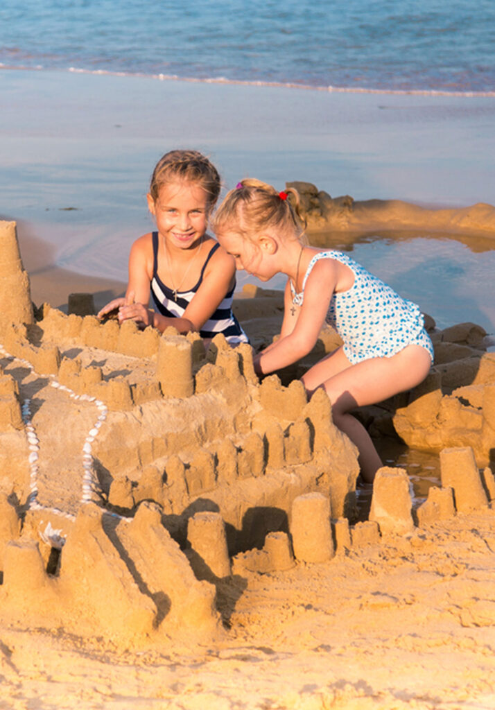 Building Sandcastles game for kids
